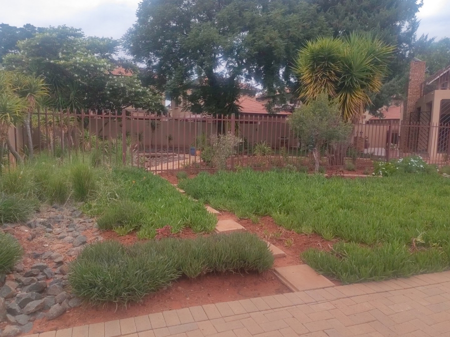 4 Bedroom Property for Sale in Rhodesdene Northern Cape
